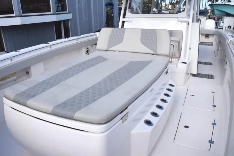 Slide: The Image of XL Coffin Box forward with rod racks - 19