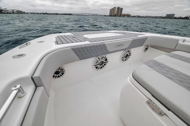 Slide: The Image of Anchor locker top / bow view - 20