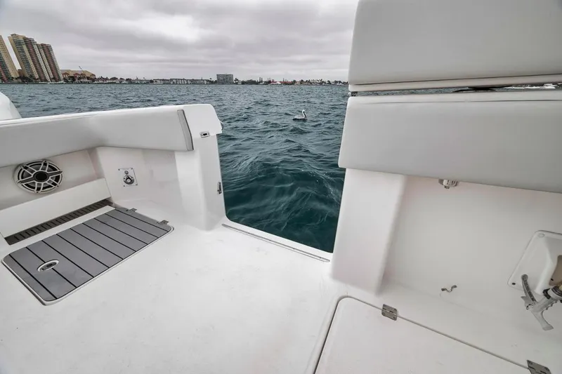 Slide: The Image of Side Dive Door - 34