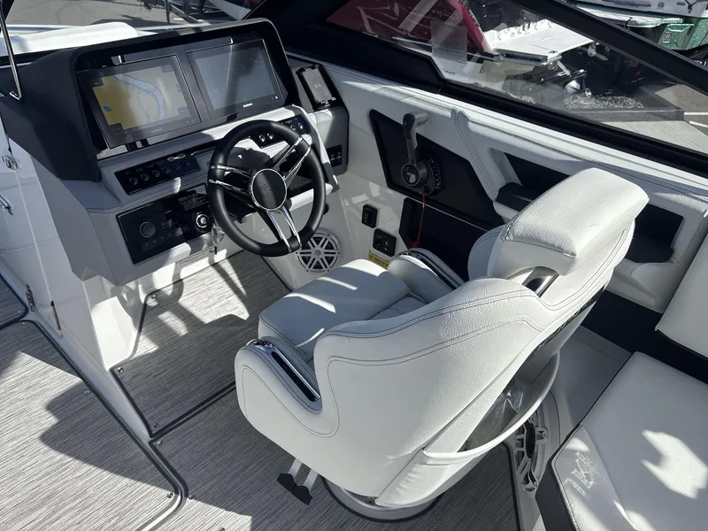 Slide: The Image of Cobalt R6 Surf 2025 - 10