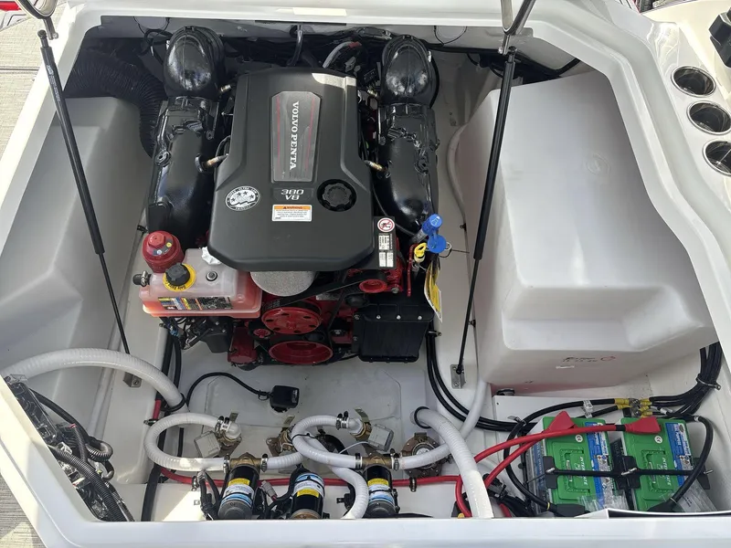 Slide: The Image of Cobalt R6 Surf 2025 - 17