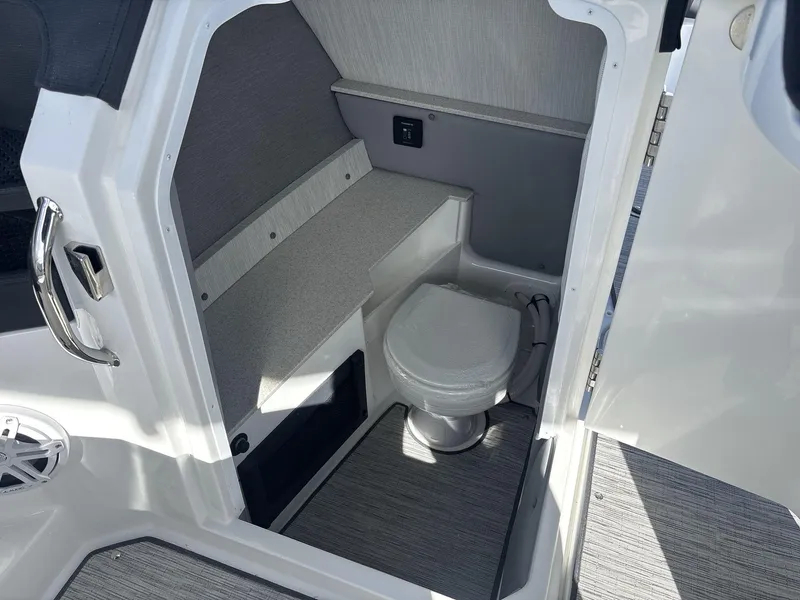 Slide: The Image of Cobalt R6 Surf 2025 - 9