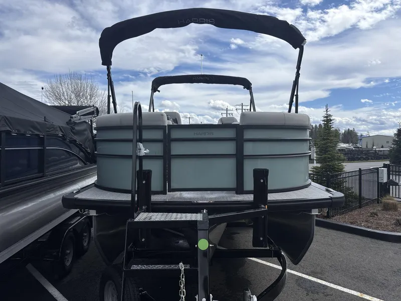 Slide: The Image of Harris Cruiser 230 2025 - 3