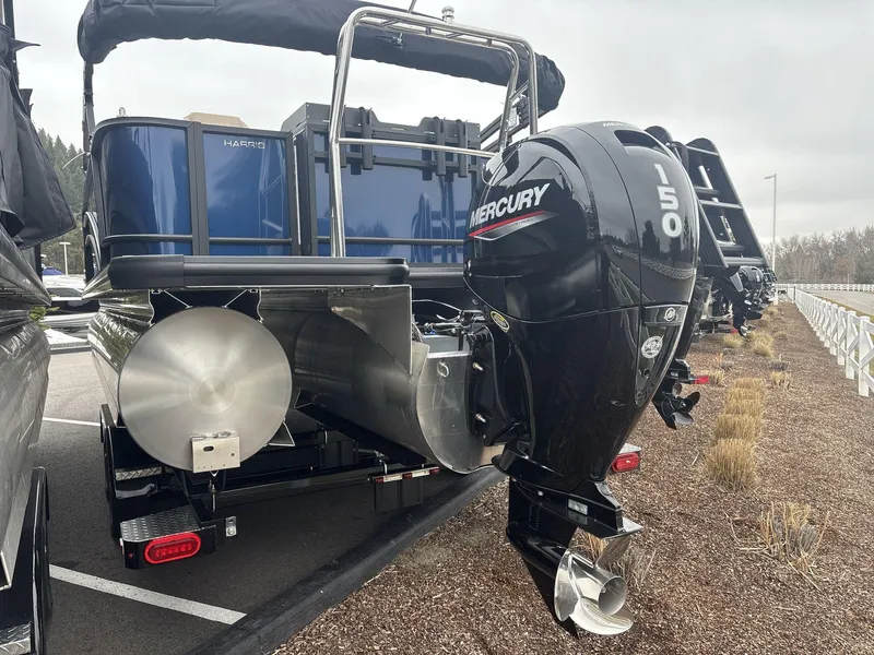 Slide: The Image of Harris Cruiser 230 2025 - 4