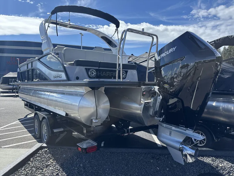 Slide: The Image of Harris Grand Mariner 250 2025 - 4