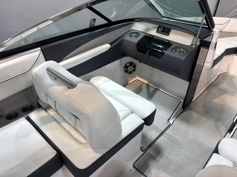 Slide: The Image of Regal LS4 Surf 2025 - 10