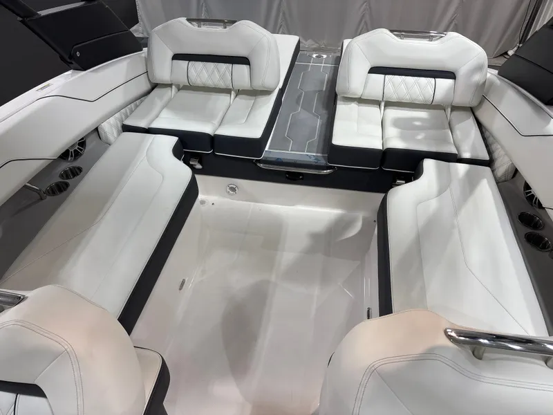 Slide: The Image of Regal LS4 Surf 2025 - 9