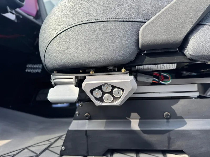 Slide: The Image of Trifecta 25 SPORT RF9 DC ARCH 2025 - 13