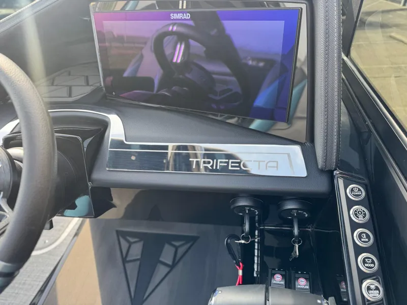 Slide: The Image of Trifecta 25 SPORT RF9 DC ARCH 2025 - 17