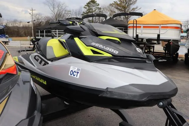 Slide: The Image of Sea-Doo GTR 2019 - 3