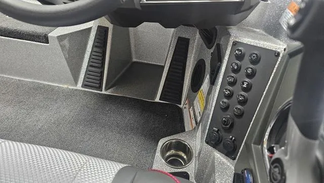 Slide: The Image of Ranger Z518 2024 - 11