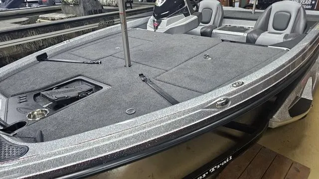 Slide: The Image of Ranger Z518 2024 - 22