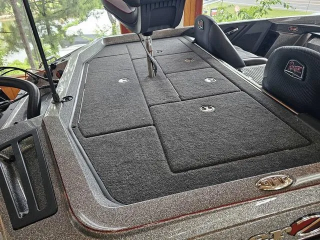 Slide: The Image of Ranger Z519 2024 - 4