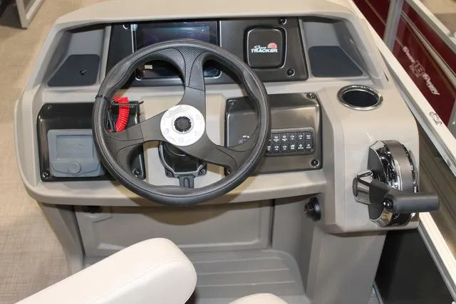 Slide: The Image of Sun Tracker Party Barge 18 DLX 2025 - 14