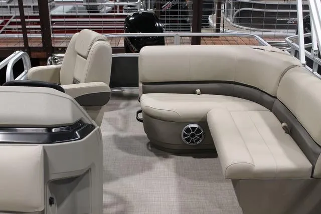 Slide: The Image of Sun Tracker Party Barge 18 DLX 2025 - 17