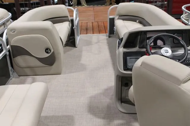 Slide: The Image of Sun Tracker Party Barge 18 DLX 2025 - 3