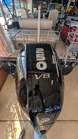 Slide: The Image of Regency 230 LE3 Sport 2025 - 17