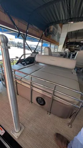 Slide: The Image of Regency 230 LE3 Sport 2025 - 21