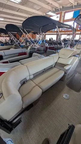 Slide: The Image of Regency 230 LE3 Sport 2025 - 28