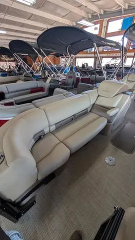 Slide: The Image of Regency 230 LE3 Sport 2025 - 4