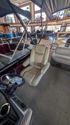 Slide: The Image of Regency 230 LE3 Sport 2025 - 7