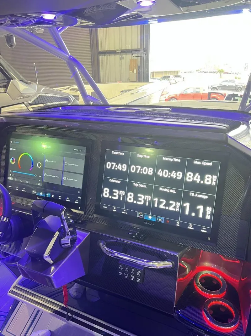 Slide: The Image of Nor-Tech 340 Sport 2025 - 12