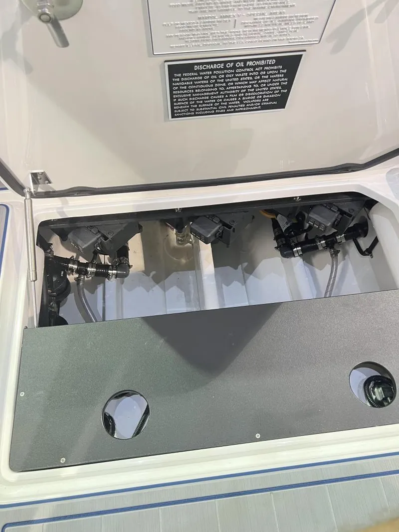 Slide: The Image of Nor-Tech 340 Sport 2025 - 19