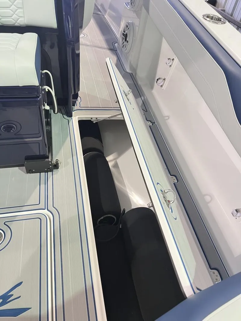 Slide: The Image of Nor-Tech 340 Sport 2025 - 21