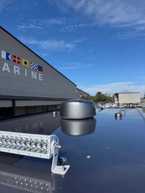 Slide: The Image of Nor-Tech 340 Sport 2025 - 29