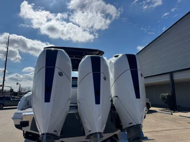 Slide: The Image of Nor-Tech 340 Sport 2025 - 30