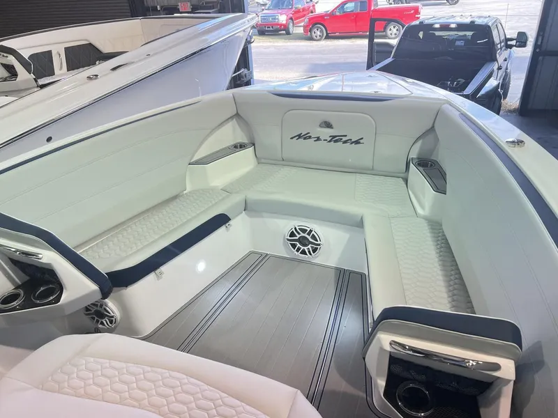 Slide: The Image of Nor-Tech 340 Sport 2025 - 4