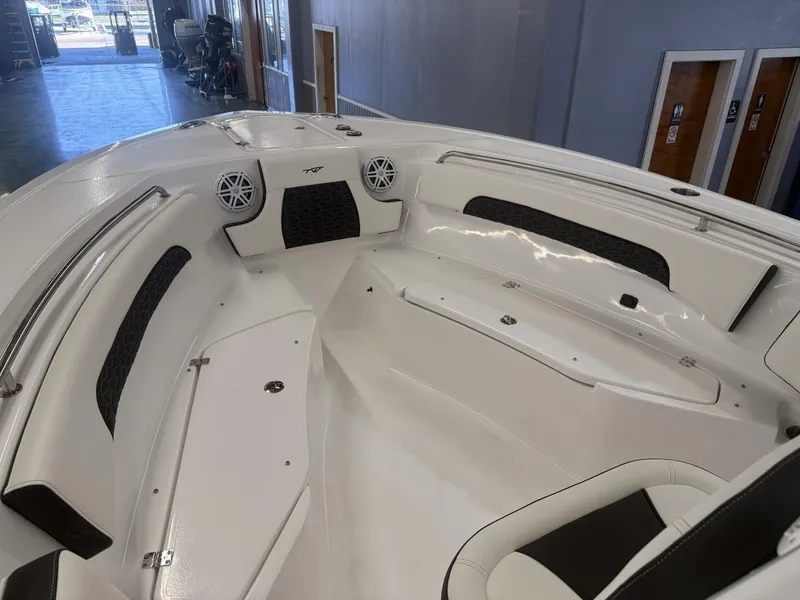 Slide: The Image of Tidewater 232 adventure 2025 - 17