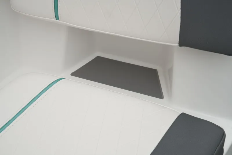 Slide: The Image of Tahoe 2150 CC 2025 - 21