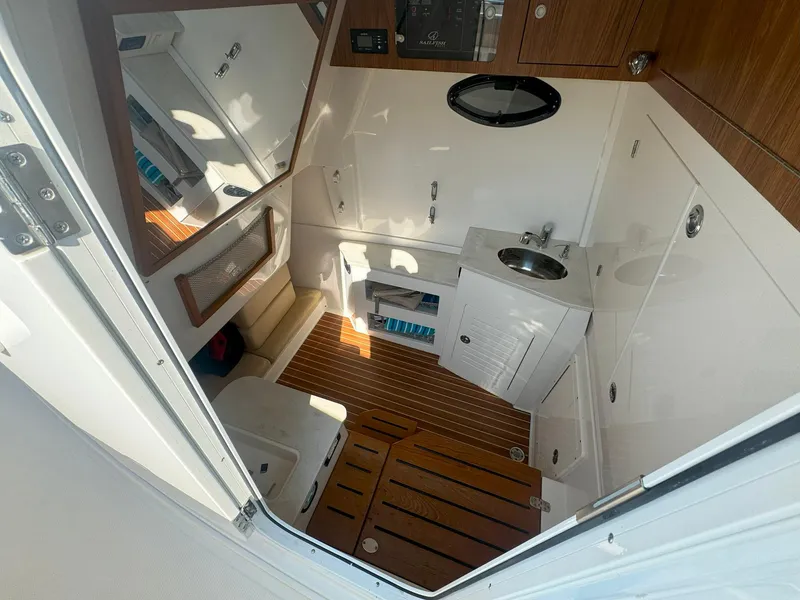 Slide: The Image of Sailfish 360 CC 2019 - 54