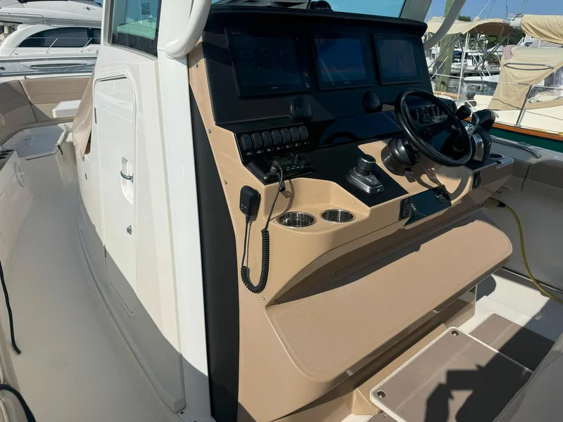 Slide: The Image of Sailfish 360 CC 2019 - 66