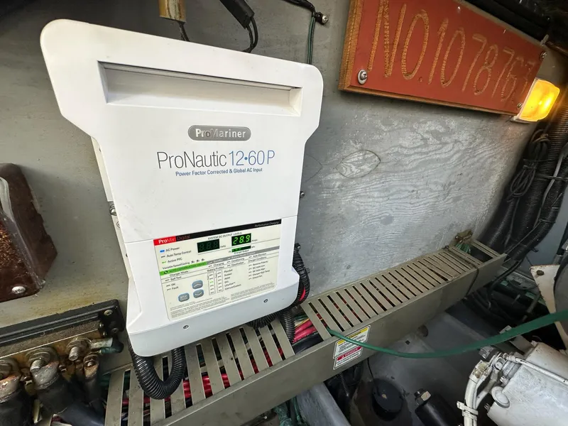 Slide: The Image of Sea Ray 400 Sundancer 1999 - 61