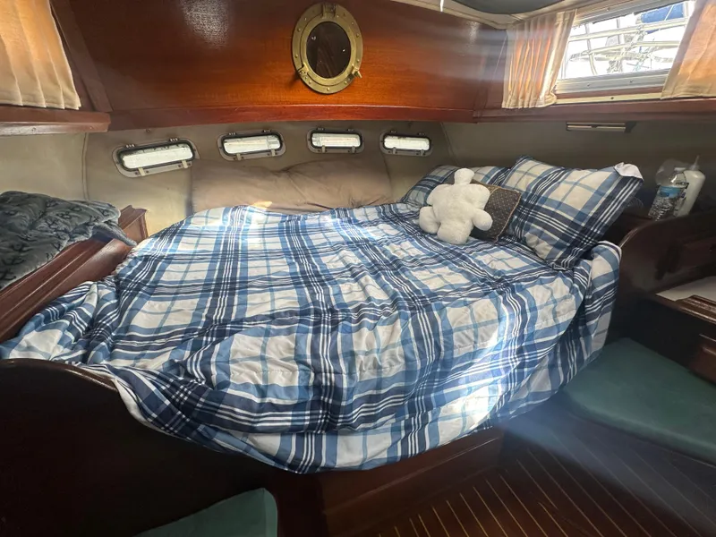 Slide: The Image of Islander Freeport Ketch 1981 - 55