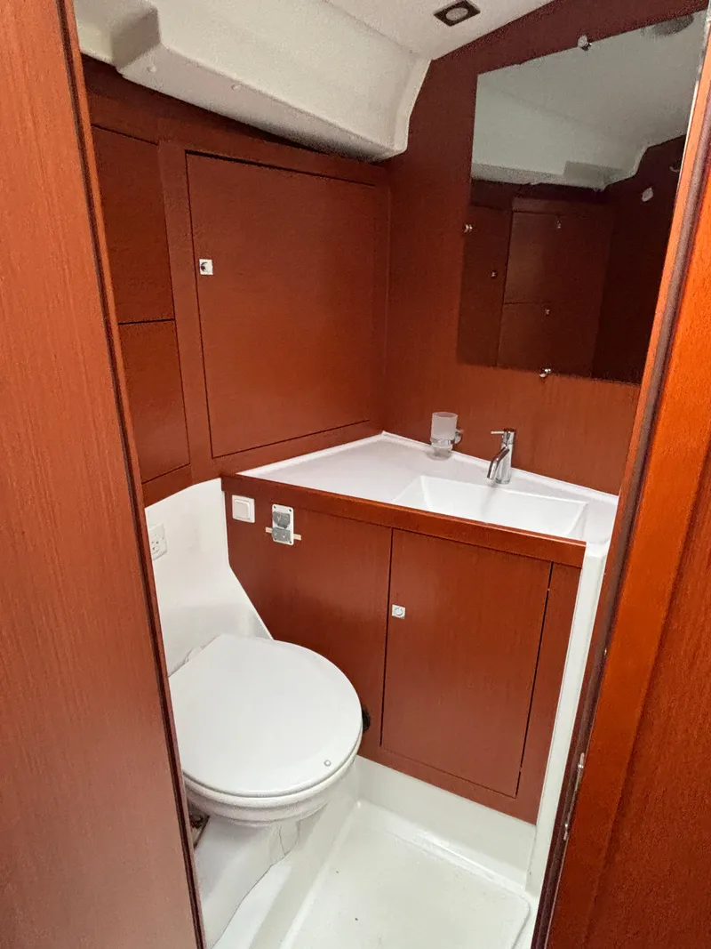 Slide: The Image of Beneteau Oceanis 45 2018 - 103