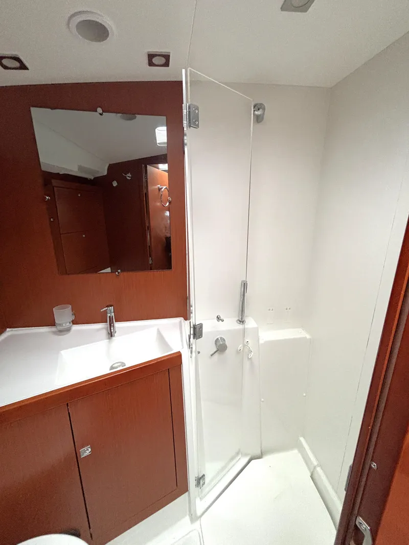 Slide: The Image of Beneteau Oceanis 45 2018 - 106