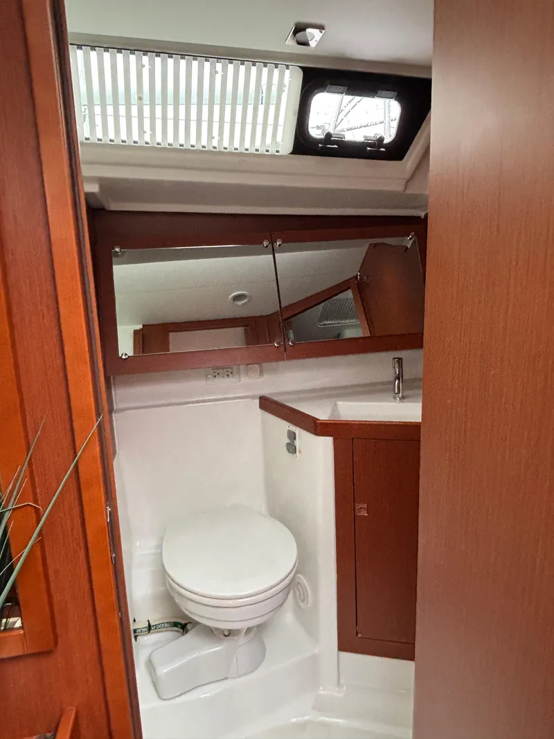 Slide: The Image of Beneteau Oceanis 45 2018 - 116