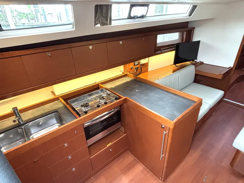 Slide: The Image of Beneteau Oceanis 45 2018 - 70