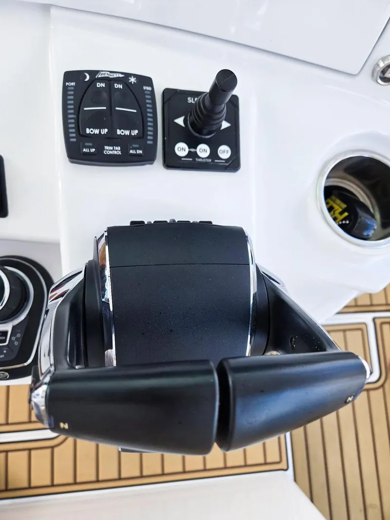 Slide: The Image of 2023 HCB Suenos helm with Garmin displays, showcasing advanced navigation technology. - 33