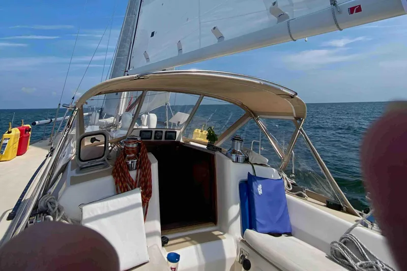 Slide: The Image of Sailing on a 2001 J Boats J/46 yacht with open cockpit and ocean view. - 23