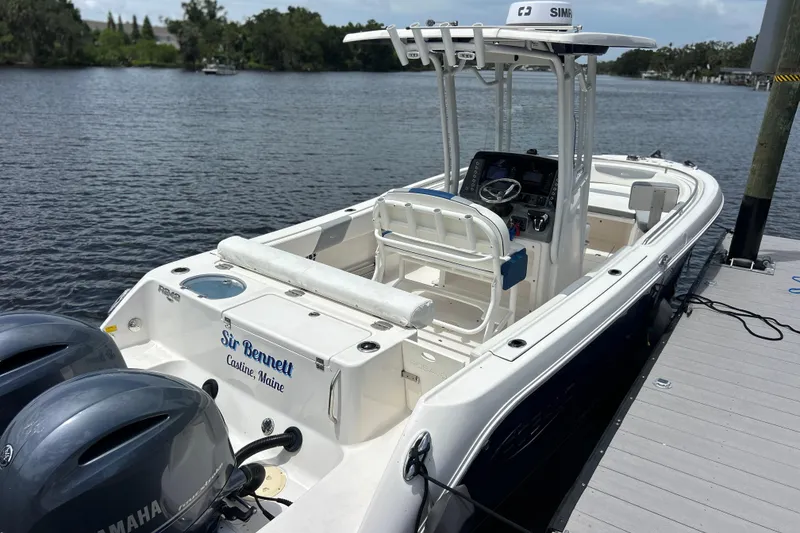 Slide: The Image of Robalo R242 Center Console 2022 - 11