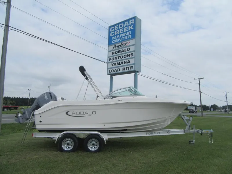 The Image of 2025 Robalo R207 Dual Console boat on trailer at Cedar Creek Marine Center. - 0