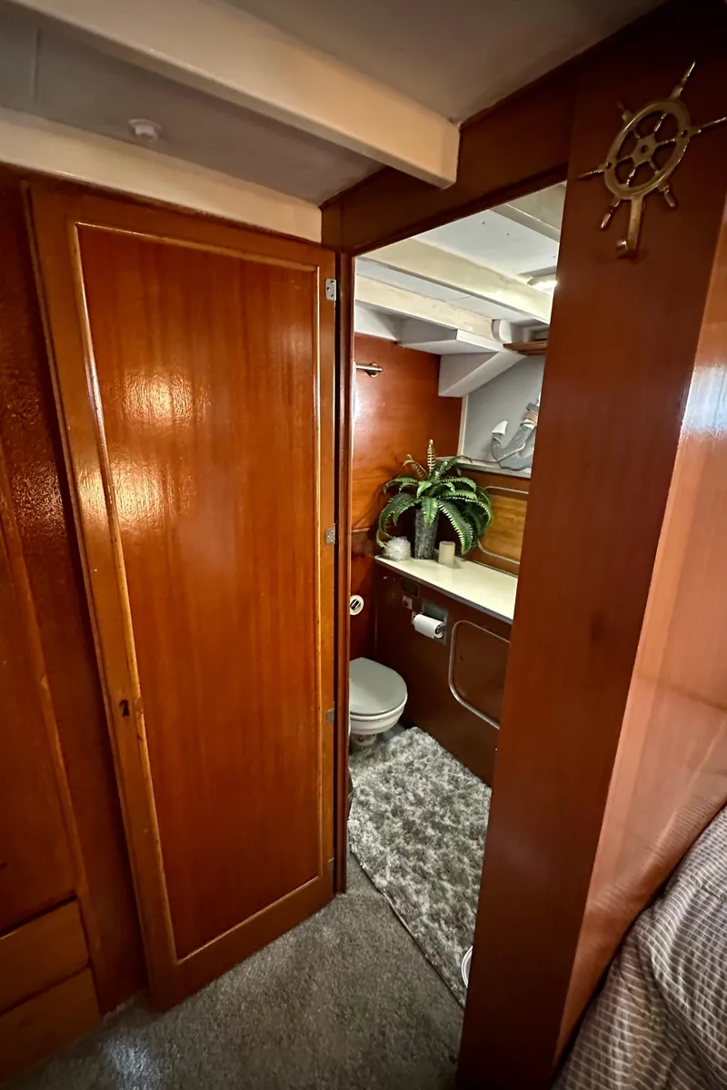 Slide: The Image of Main Cabin Head - 31