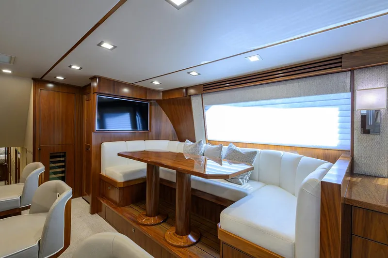 Slide: The Image of Viking 80 LAMPLIGHTER -  Dinette & TV - 13