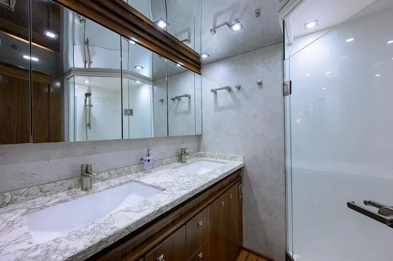 Slide: The Image of Viking 80 LAMPLIGHTER -  Master Head - 24