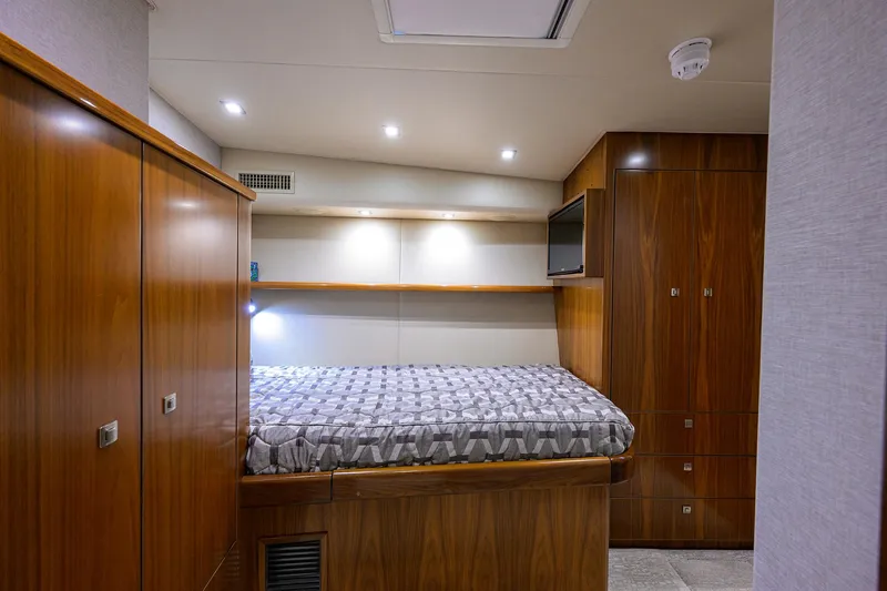 Slide: The Image of Viking 80 LAMPLIGHTER -  Mid Starboard Guest Stateroom - 25