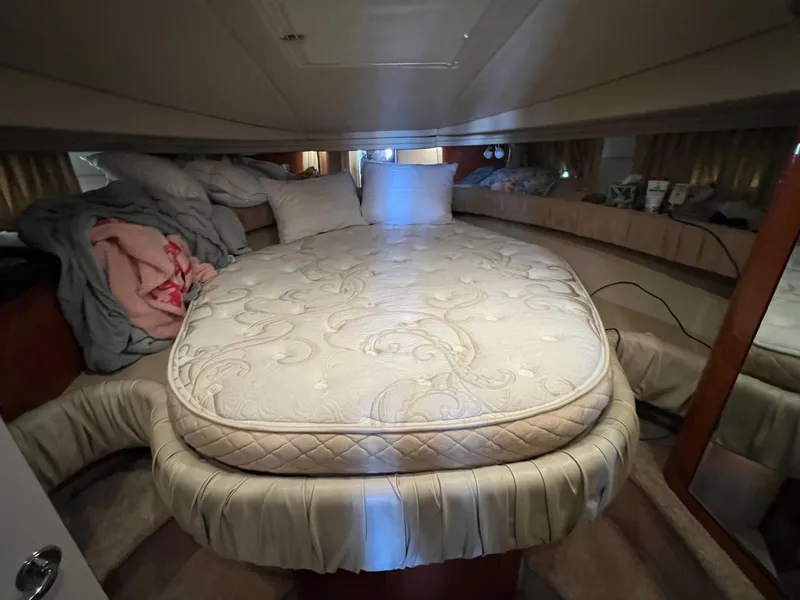 Slide: The Image of Sea Ray 410 Express Cruiser - 22